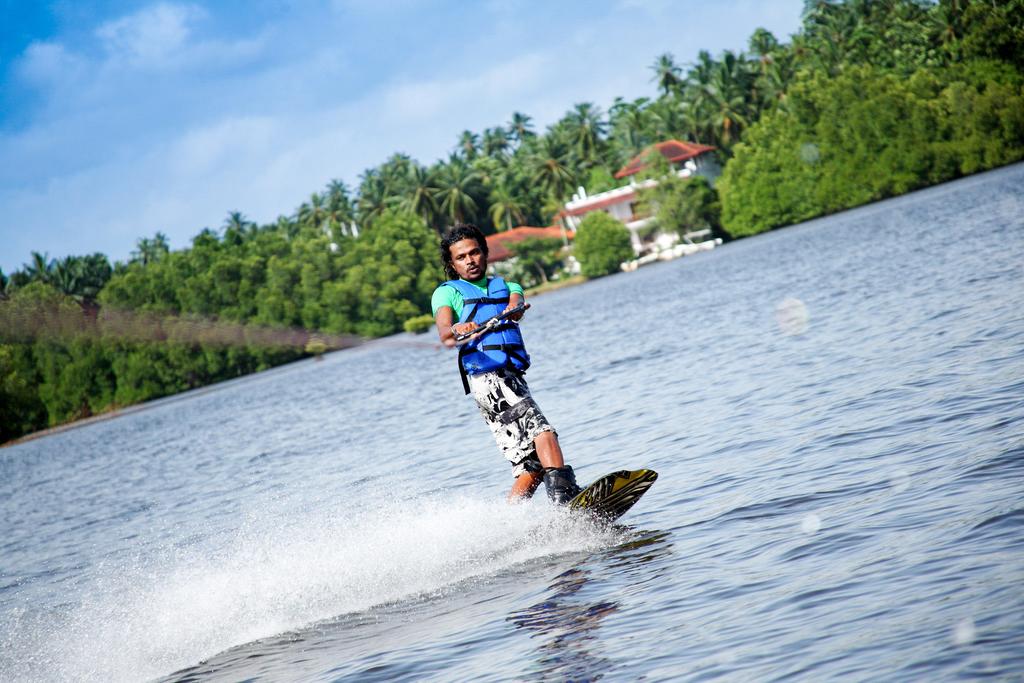 water skiing bentota sri lanka